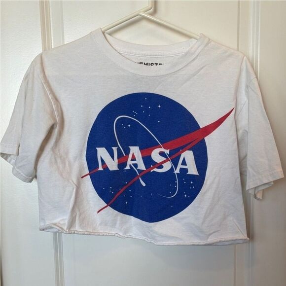 Chemistry Cropped NASA T-Shirt Womens Size M Crew Neck Cut Crop Rocket Science - Picture 2 of 4